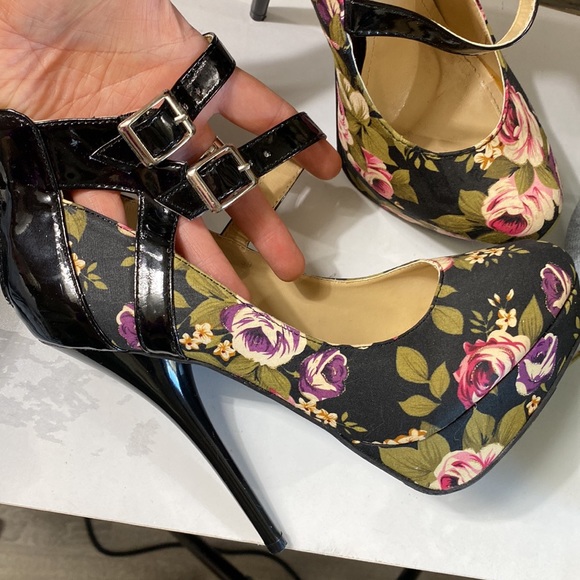6” Strappy stiletto heels platform floral print - Picture 3 of 7